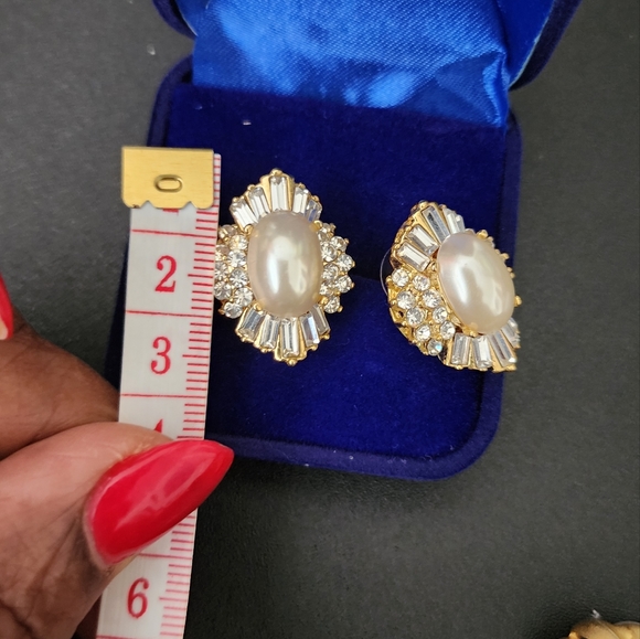 Beautiful vintage pearl and crystal earrings . - Picture 3 of 5
